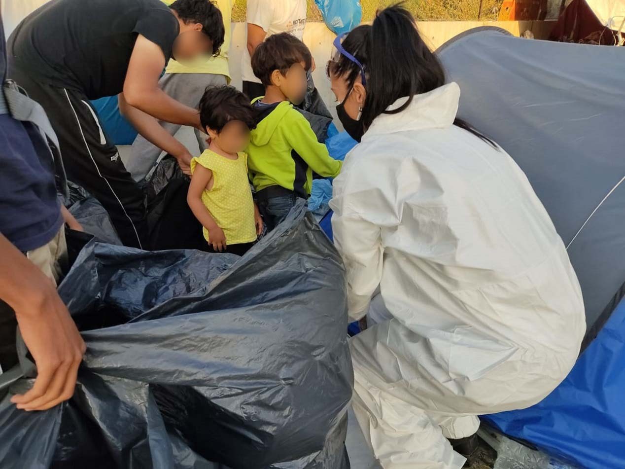Ελλάδα: Επιχείρηση της Αστυνομίας για την μεταφορά των προσφύγων μεταναστών στο Καρά Τεπέ
