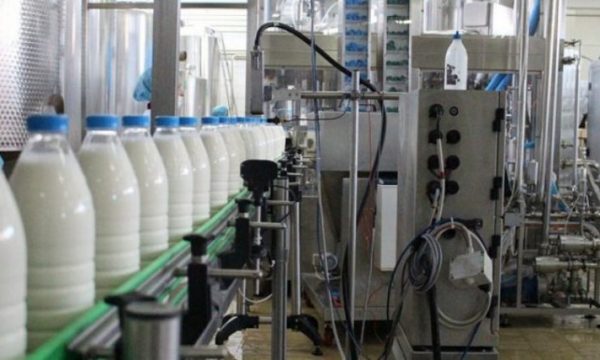 Κοσσυφοπέδιο: Συνάντηση γαλακτοπαραγωγών με τον Hoti, πριν την προγραμματισμένη διαμαρτυρία τους