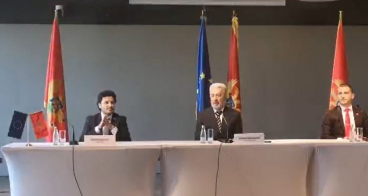 Μαυροβούνιο: Ο Αμπάζοβιτς αλλάζει τη στάση σχετικά με τον αμφισβητούμενο νόμο
