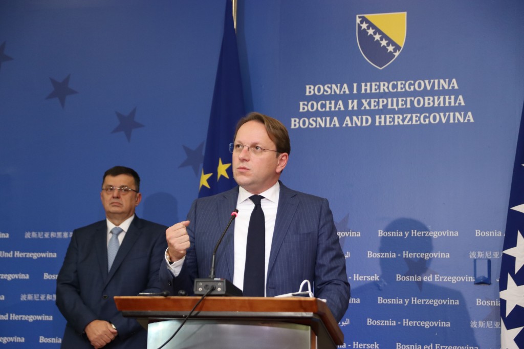 Β-Ε: Στο Σεράγεβο ο Varhelyi, στις Βρυξέλλες τα Μέλη της Προεδρίας