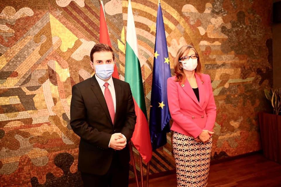 Αλβανία: Συμφωνία συνεργασίας για το περιβάλλον και την προστασία των υδάτων υπέγραψαν Cakaj-Zaharieva