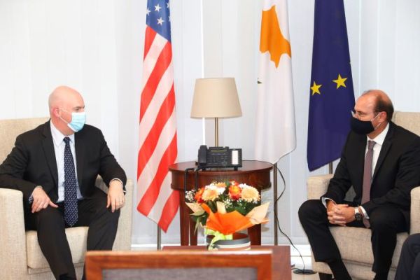 Κύπρος: Ενίσχυση των σχέσεων με τις ΗΠΑ σε ασφάλεια και άμυνα συζήτησαν Πετρίδης και Cooper