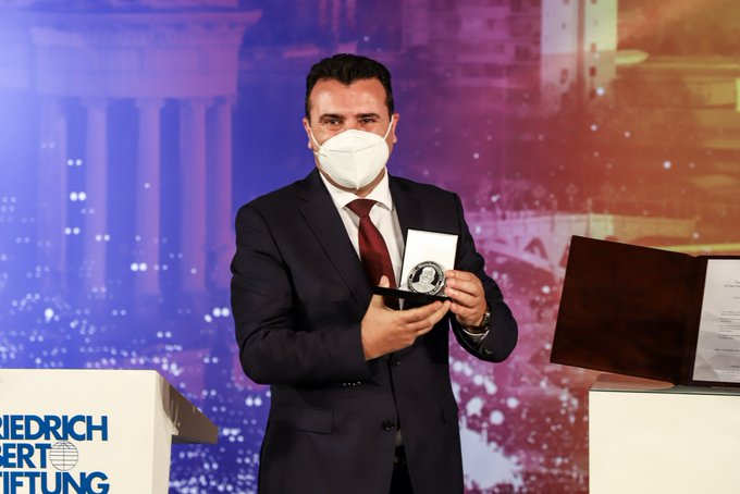 Βόρεια Μακεδονία: Απονεμήθηκε το βραβείο FES στον Zoran Zaev από τον Heiko Maas