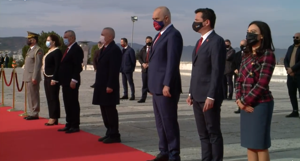 Αλβανία: Τιμήθηκε από την πολιτειακή και πολιτική ηγεσία η Ημέρα της Απελευθέρωσης
