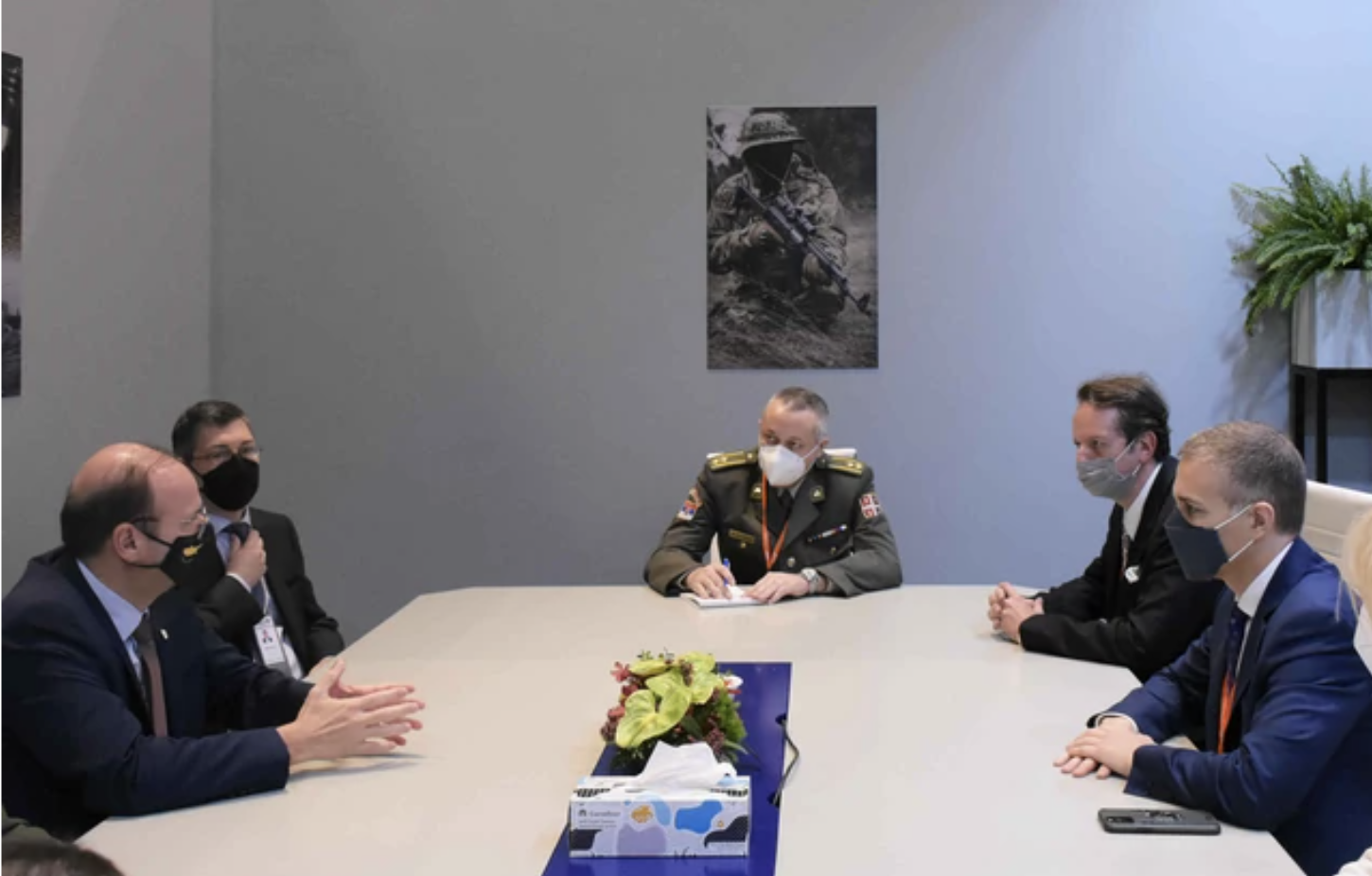 Σερβία: Με τους ΥΠΑΜ Κύπρου και ΗΑΕ συναντήθηκε ο Stefanovic στο Αμπού Ντάμπι