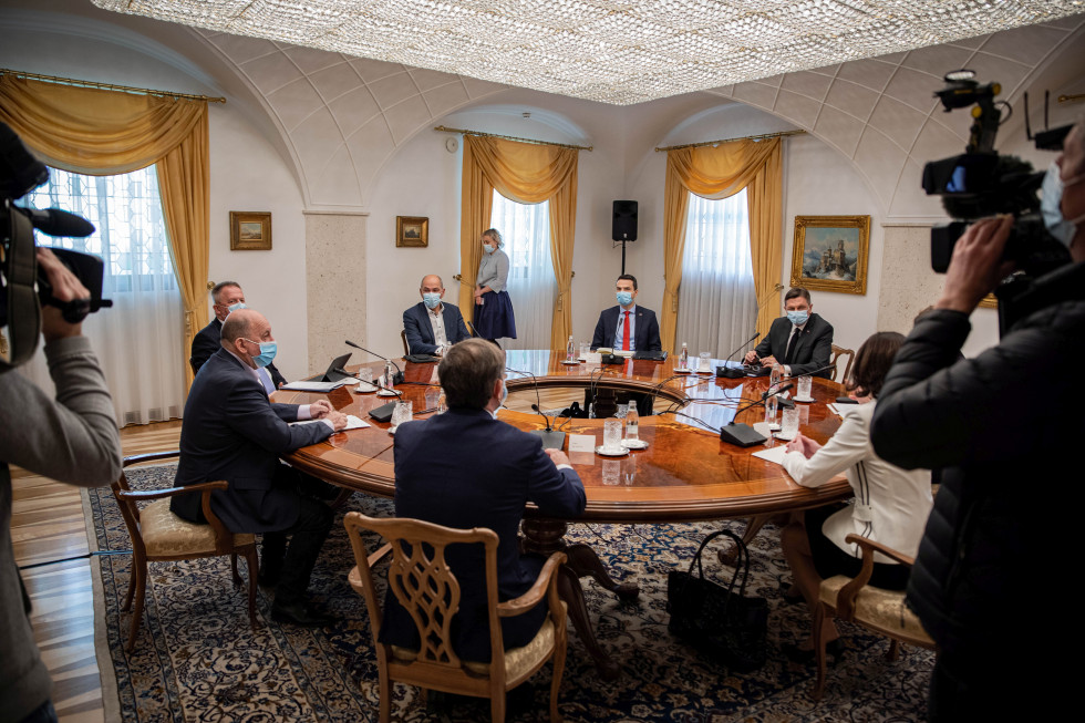 Σλοβενία: Συνάντηση Pahor με τους ηγέτες των κομμάτων