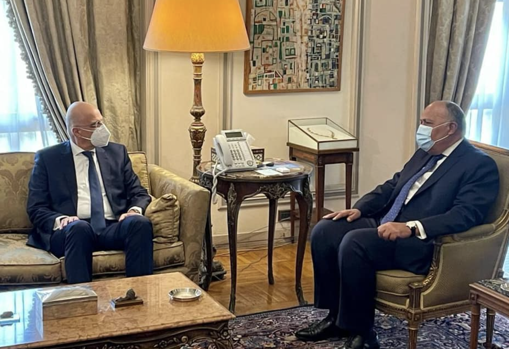 Ελλάδα: Διμερή και περιφερειακά θέματα συζήτησαν Shoukry Δένδιας στο Κάιρο
