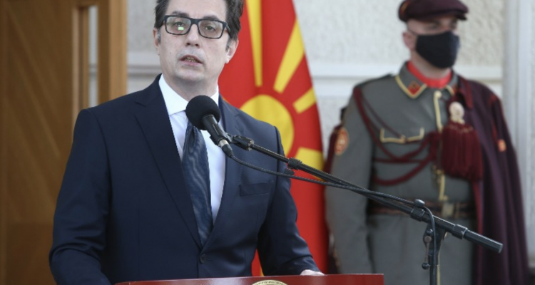 Ο Pendarovski ευχαρίστησε τη Σερβία, αλλά σημείωσε ότι είναι «ντροπή για το κράτος της Βόρειας Μακεδονίας»