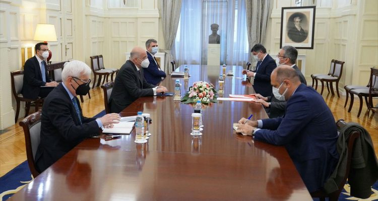 Ελλάδα: Την προετοιμασία της επικείμενης επίσκεψης στην Τουρκία, συζήτησαν Δένδιας- Özügergin