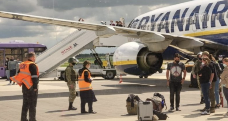 Ελλάδα: Πρωτοφανές περιστατικό στην πτήση της Ryanair από Αθήνα για Vilnius