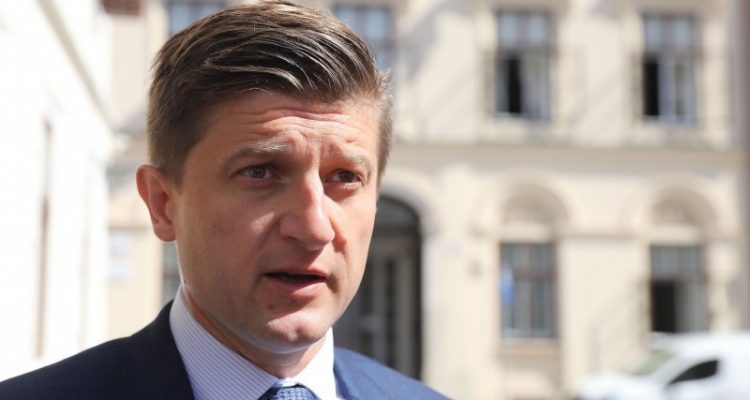 Κροατία: Η Fitch Ratings επιβεβαίωσε τη βαθμολογία της Κροατίας στο «BBB-», με σταθερή προοπτική