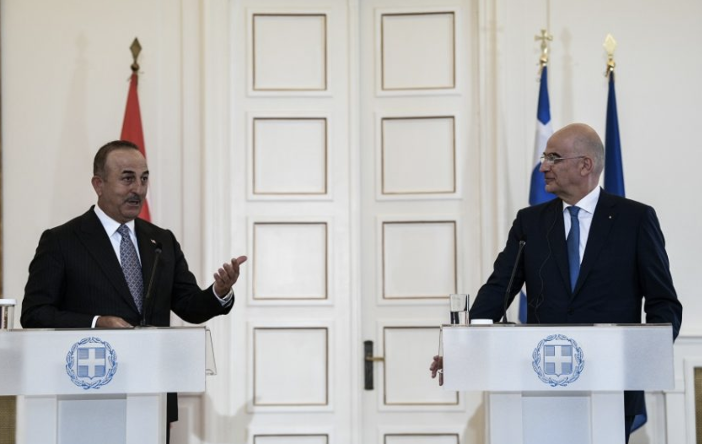 Ελλάδα: Η οικονομική συνεργασία στο επίκεντρο των συζητήσεων Δένδια Cavusoglu