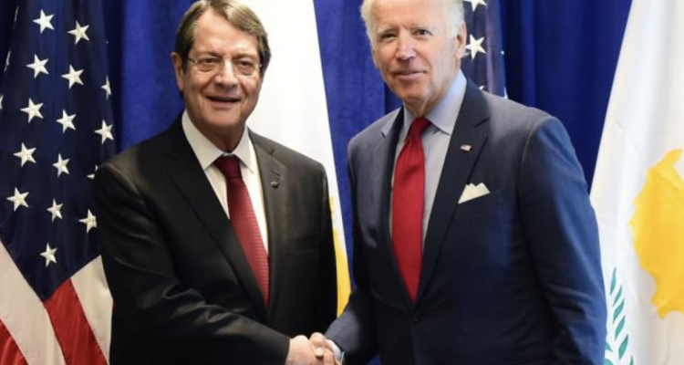 Κύπρος: Ο Πρόεδρος των ΗΠΑ υποστηρίζει μια λύση ΔΔΟ στην Κύπρο, ενώ εκφράζει ανησυχία για τα Βαρώσια