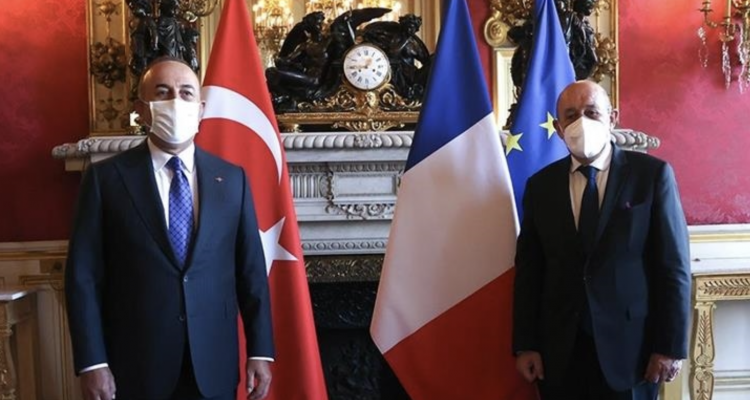 Cavusoglu: Στόχος μας είναι να ενισχύσουμε τις σχέσεις μας με τη Γαλλία στη βάση του αμοιβαίου σεβασμού