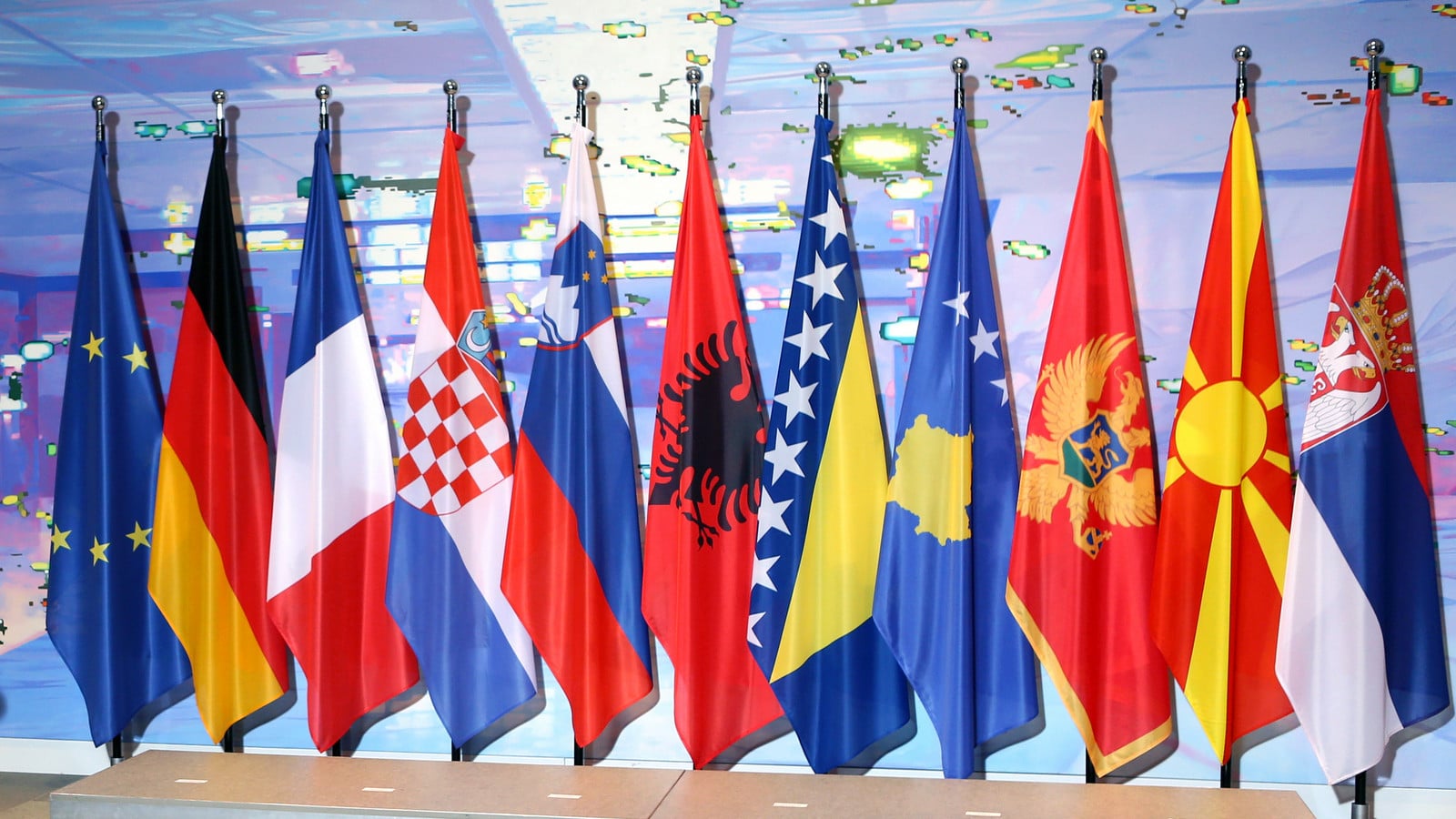 Χαμηλές οι προσδοκίες για έναρξη ενταξιακών διαπραγματεύσεων Βόρειας Μακεδονίας και Αλβανίας