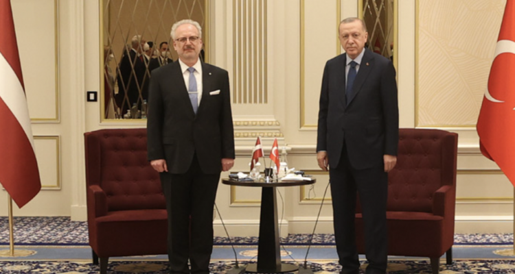 Τουρκία: Ξεκίνησε τις επαφές του στις Βρυξέλλες ο Erdogan στο πλαίσιο του ΝΑΤΟ