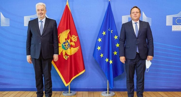 Μαυροβούνιο: Ο Krivokapić συναντήθηκε με τον Varhelyi