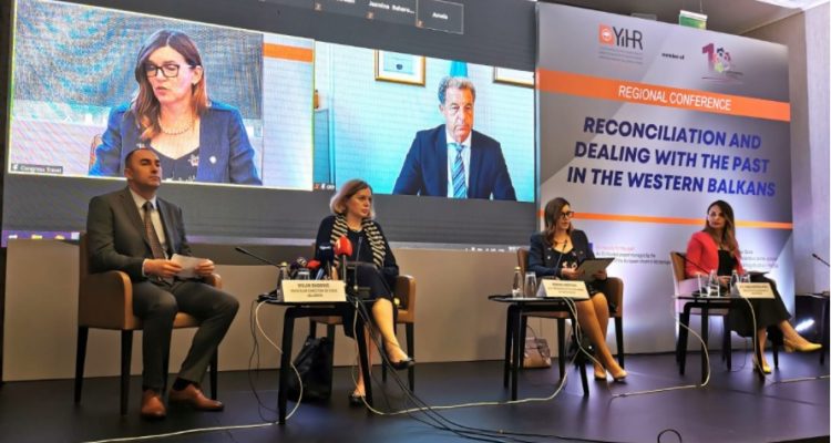 Μαυροβούνιο: Το ψήφισμα για τη γενοκτονία στη Σρεμπρένιτσα δεν είναι ενάντια σε κανένα κράτος ή λαό