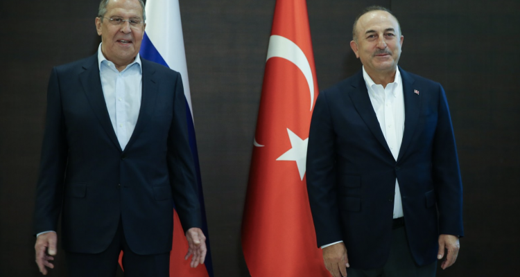 Çavuşoğlu: Η Τουρκία θα συνεχίσει να συνεργάζεται με τη Ρωσία για την ειρήνη στη Συρία