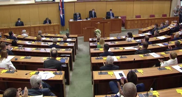Κροατία: Διαφωνία στο Κοινοβούλιο σχετικά με τους νόμους κατά των παιδεραστών και την «απαγόρευση έκθεσης παιδιών στην προπαγάνδα των ΛΟΑΤ»