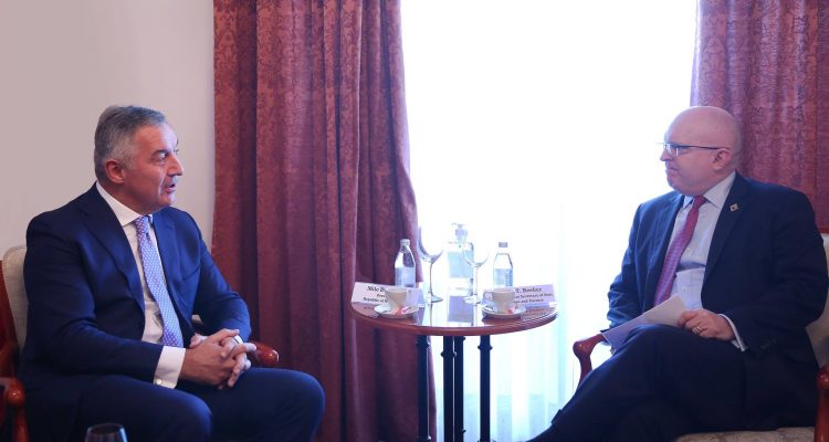 Μαυροβούνιο: Ο Đukanović συναντήθηκε με τον Reeker στην Οχρίδα