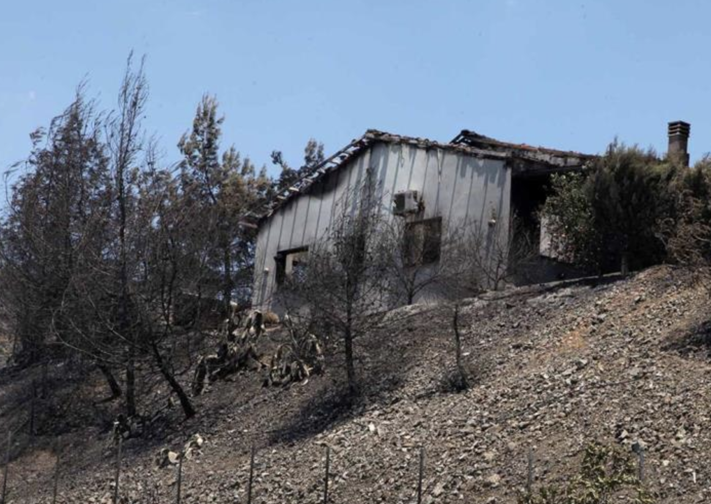 Κύπρος: Άνοιξε τραπεζικός λογαριασμός για ενίσχυση των πληγέντων ενώ συνεχίζεται η καταγραφή των ζημιών από την πυρκαγιά