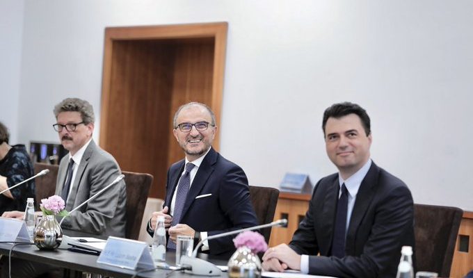 Αλβανία: Ο Soreca και οι πρέσβεις των χωρών της ΕΕ συναντήθηκαν με τον Basha