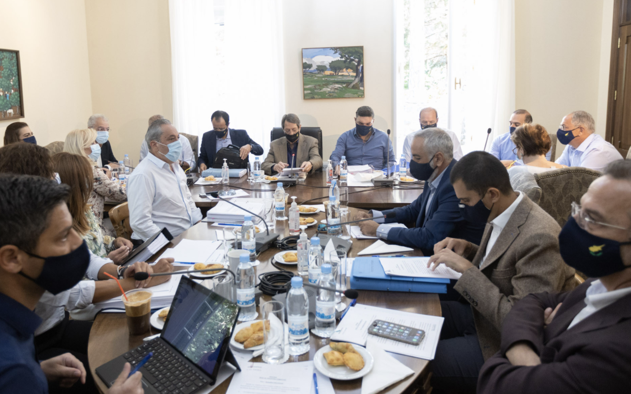 Κύπρος: Ανάκληση διαβατηρίων στην ηγεσία των Τουρκοκυπρίων