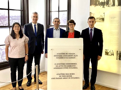 Το σπίτι του Atatürk στη Θεσσαλονίκη επισκέφθηκαν οι επιστήμονες Şahin και Dr. Türeci που ανακάλυψαν το πρώτο εμβόλιο κατά του κορωνοϊού