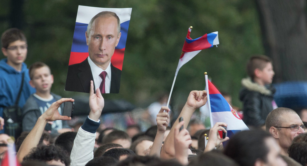 Putin nazvao Srbiju bratskom zemljom, SNS održala kontramiting