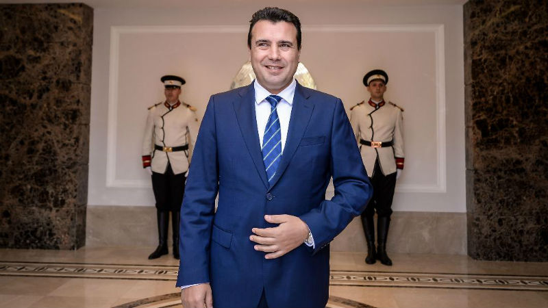 Zaev spreman da uzme prvi pasoš Republike Severne Makedonije