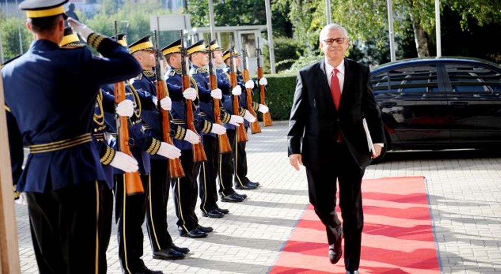 Švajcarski ambasador kaže da dobra volja neće doći ako se granice promene