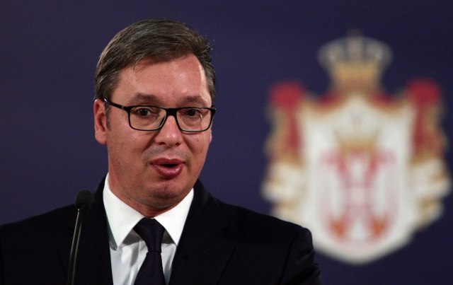 Zbog zdravstvenih problema Vučić neće putovati avionom mesec dana