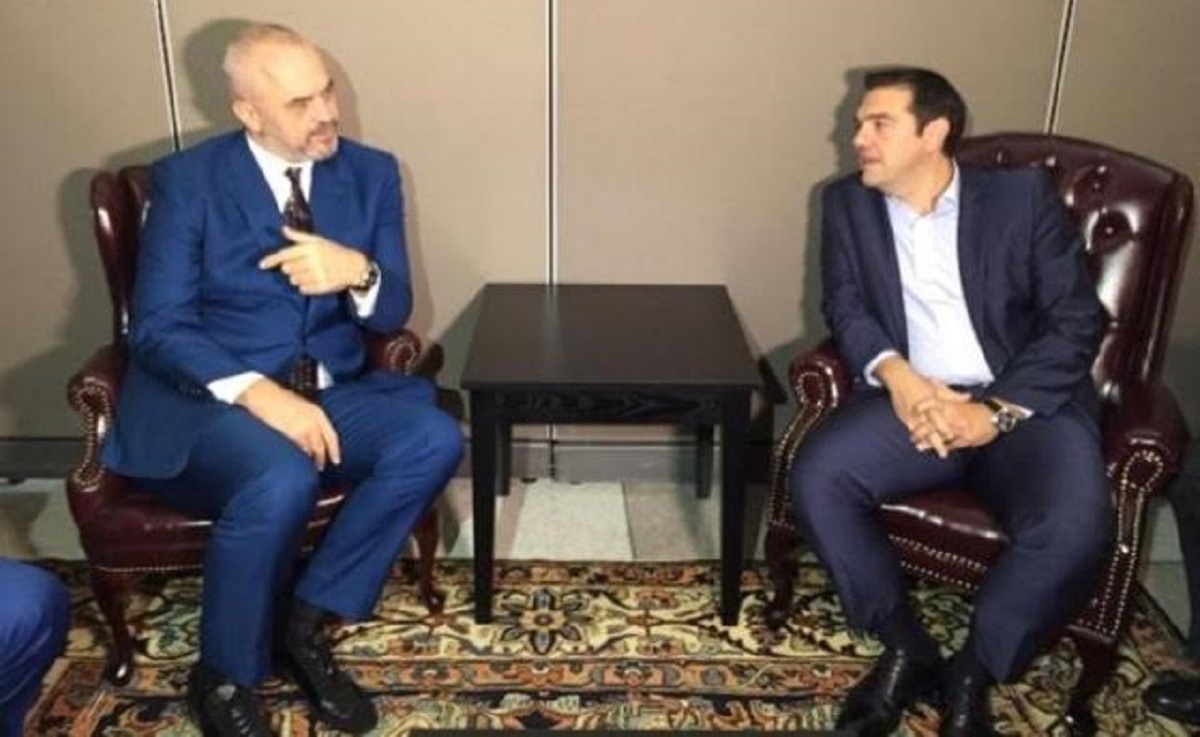 Premijer Aleksis Tsipras i njegov albanski kolega Edi Rama razgovarаli telefonom
