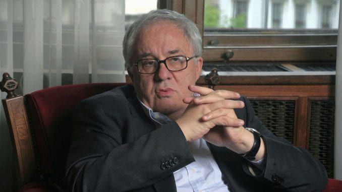 Politika je pojela život u Srbiji, kaže reizabrani šef Akademije