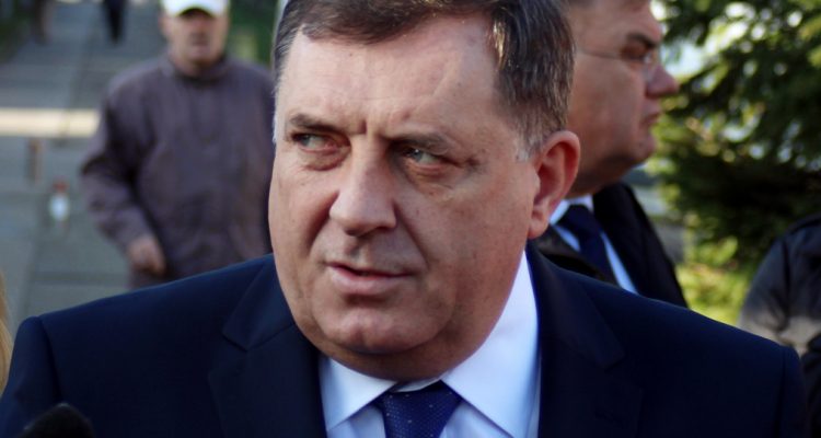 BiH: Republika Srpska će nastaviti da transportuje imigrante u USK, usprkos zabrani, kaže Dodik