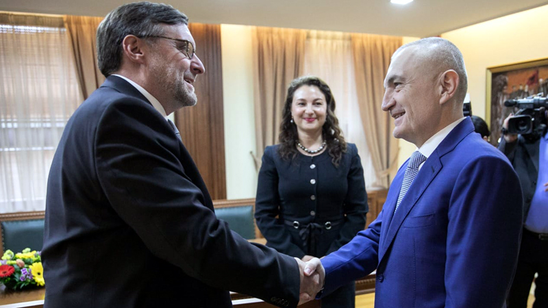 Meta i Palmer navodno razgovarali telefonom