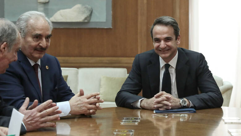 Mitsotakis i Haftar razgovarali o situaciji u Libiji