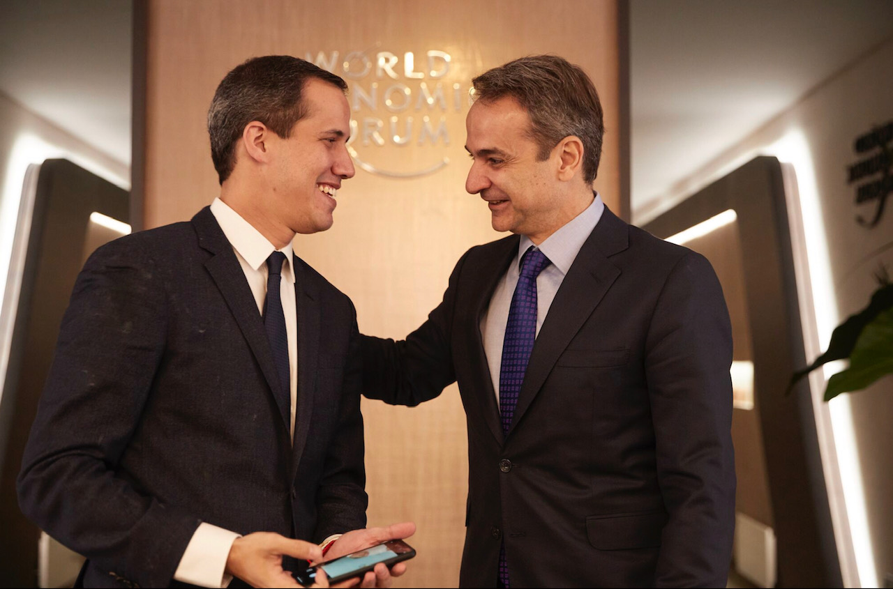 Mitsotakis se u Davosu sastao sa Guaidom i Barzanijem