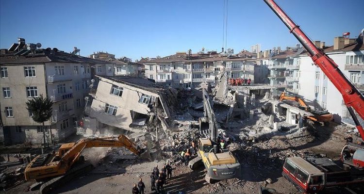Turska: Broj mrtvih narastao na 41, Vlada najavila mere za pomoć žrtvama zemljotresa