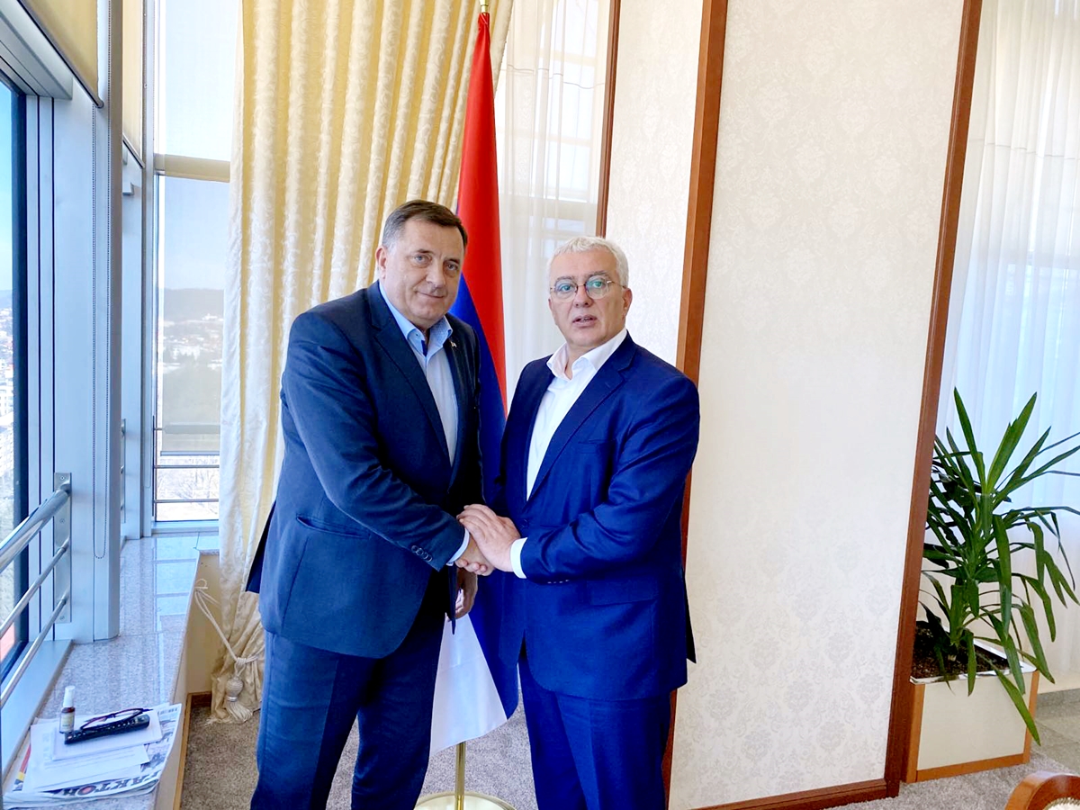 Dodik se u Banja Luci sastao sa crnogorskim opozicionarom Andrijom Mandićem