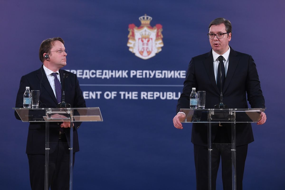 Sbija: Vučić se sastao sa Varhelyijem