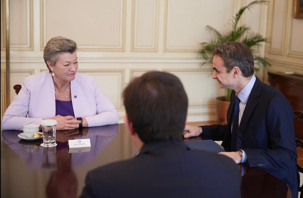 Grčka: Mitsotakis razgovarao sa komesarom EU za unutrašnja pitanja Ylvom Johansson