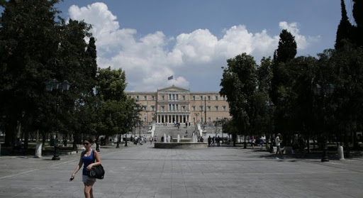 Grčka ulazi u drugu fazu popuštanja mera; hiljade ljudi vraćaju se na posao