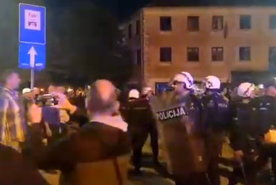 Crna Gora: Nemirna noć na ulicama, nekoliko ljudi povređeno u protestima