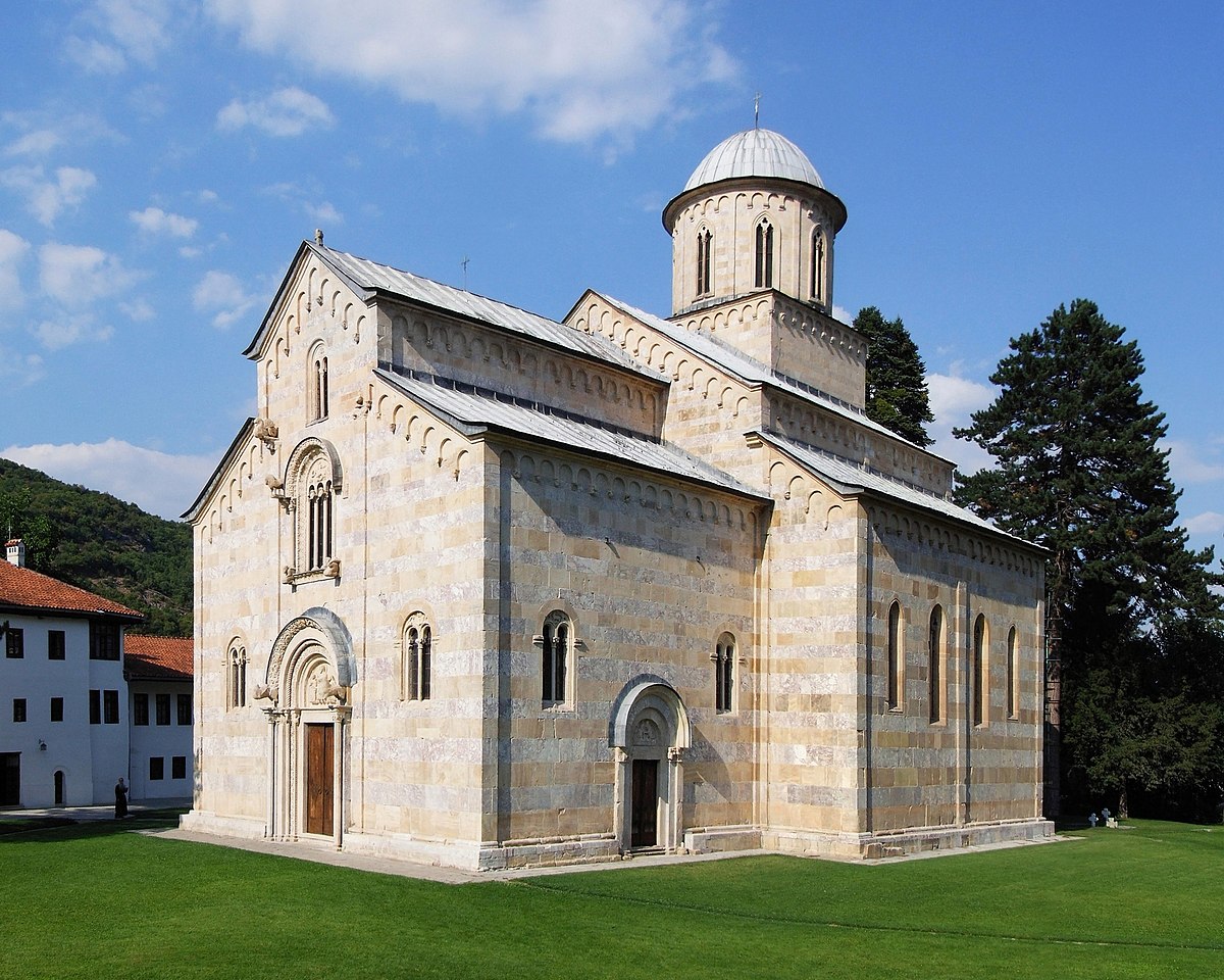 Kosovo: Ambasadori SAD i Velike Britanije pozivaju da se poštuje odluka Ustavnog suda u vezi manastira Visoki Dečani