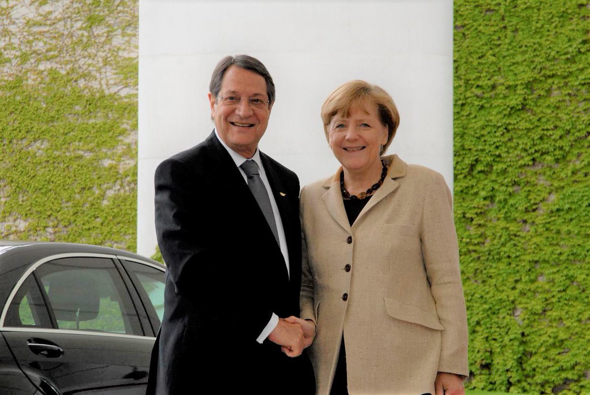 Kipar: Predsednik Anastasiades razgovarao telefonom sa Angelom Merkel