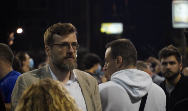 Srbija: Grupe krajnje desnice protestovale protiv restriktivnih mera, širenje haosa