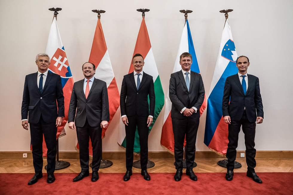 Ministri spoljnih poslova grupe Central 5 razgovarale o otvaranju granica