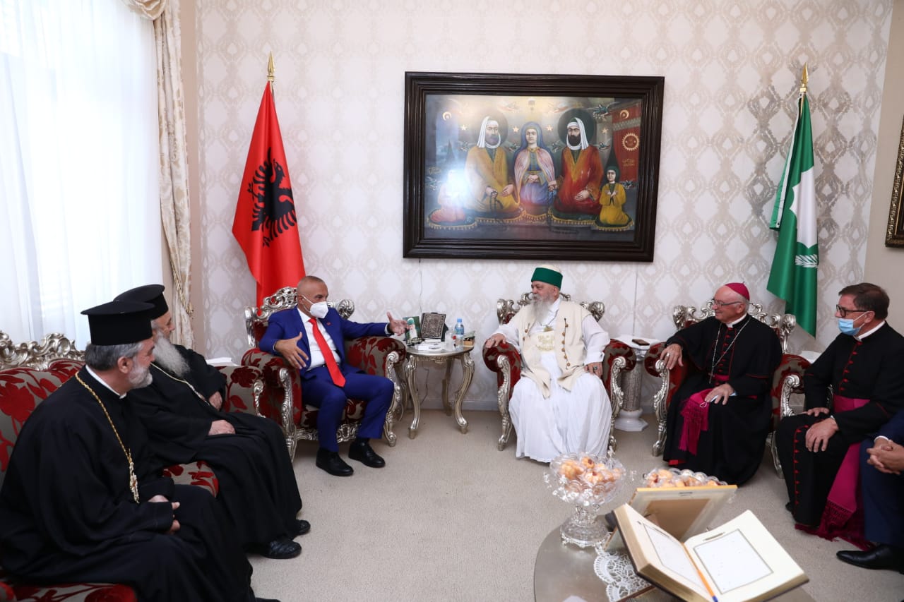 Meta: Politika bi trebala pratiti tragove harmonije u religiji